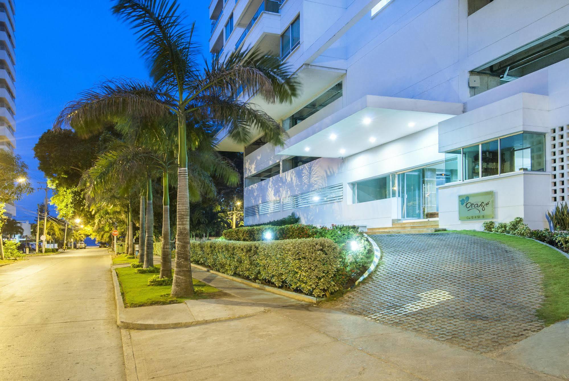 Travelers Orange Cartagena Aparthotel Bagian luar foto